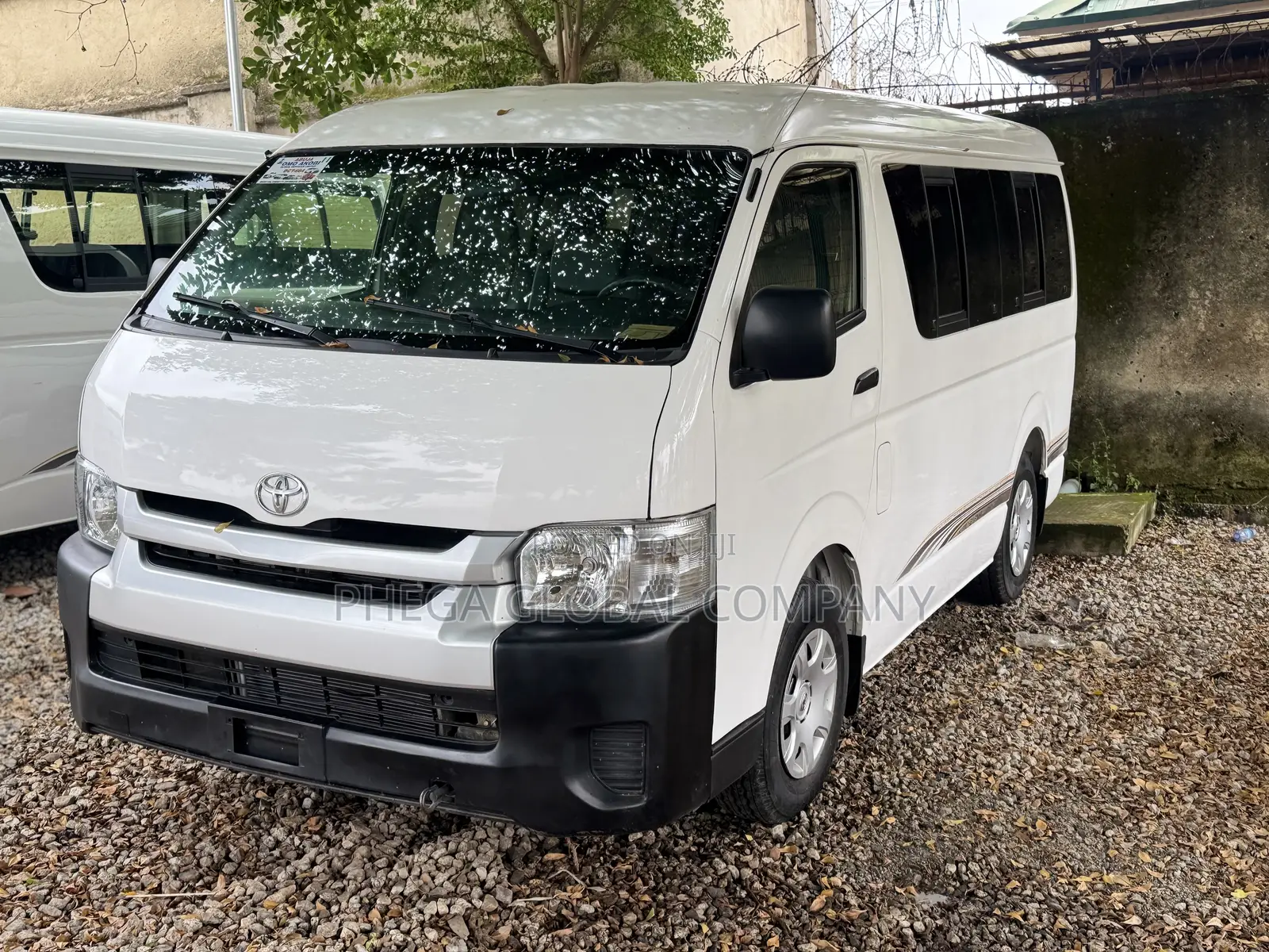 Toyota HiAce 2010 White