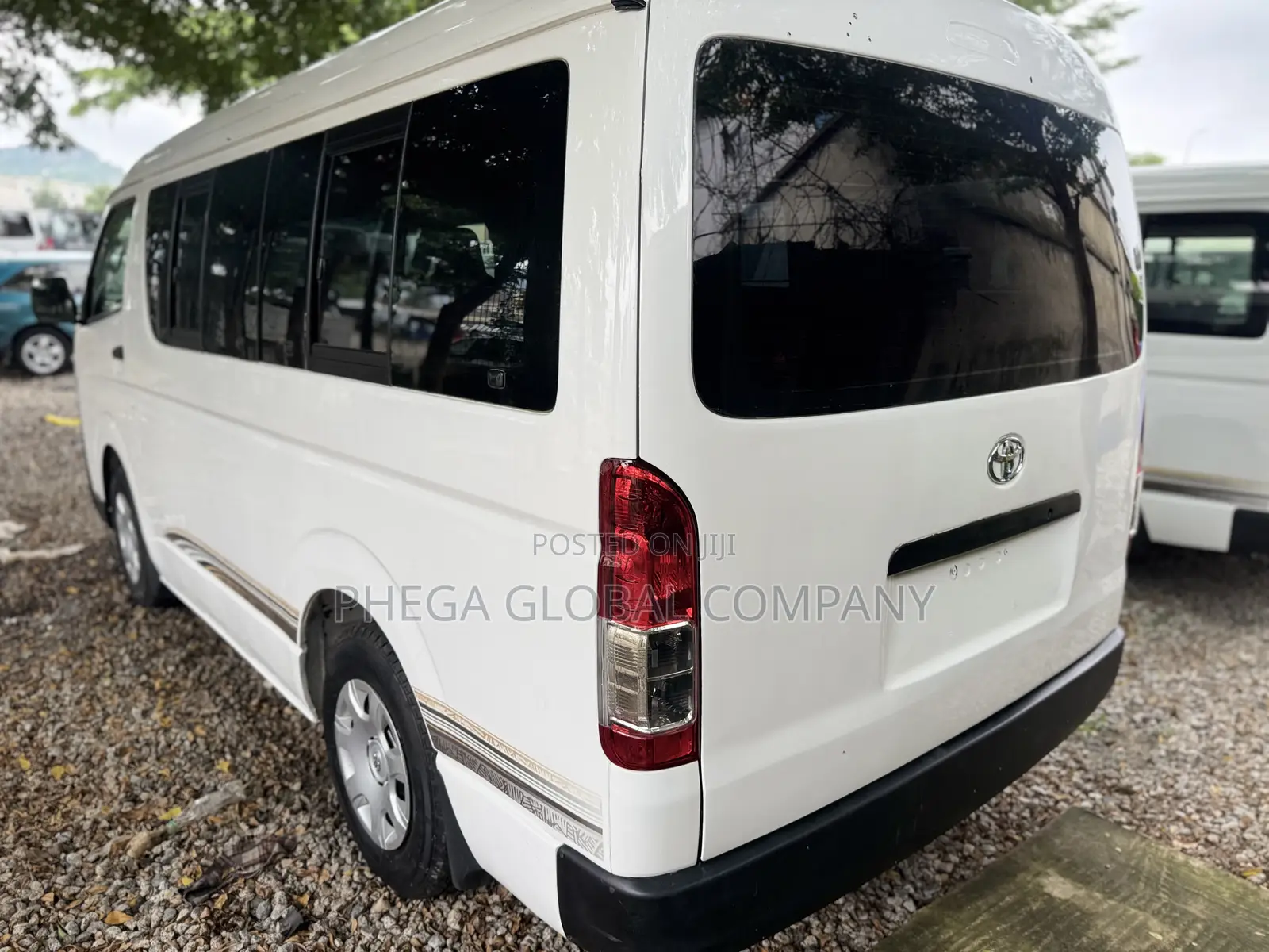 Toyota HiAce 2010 White