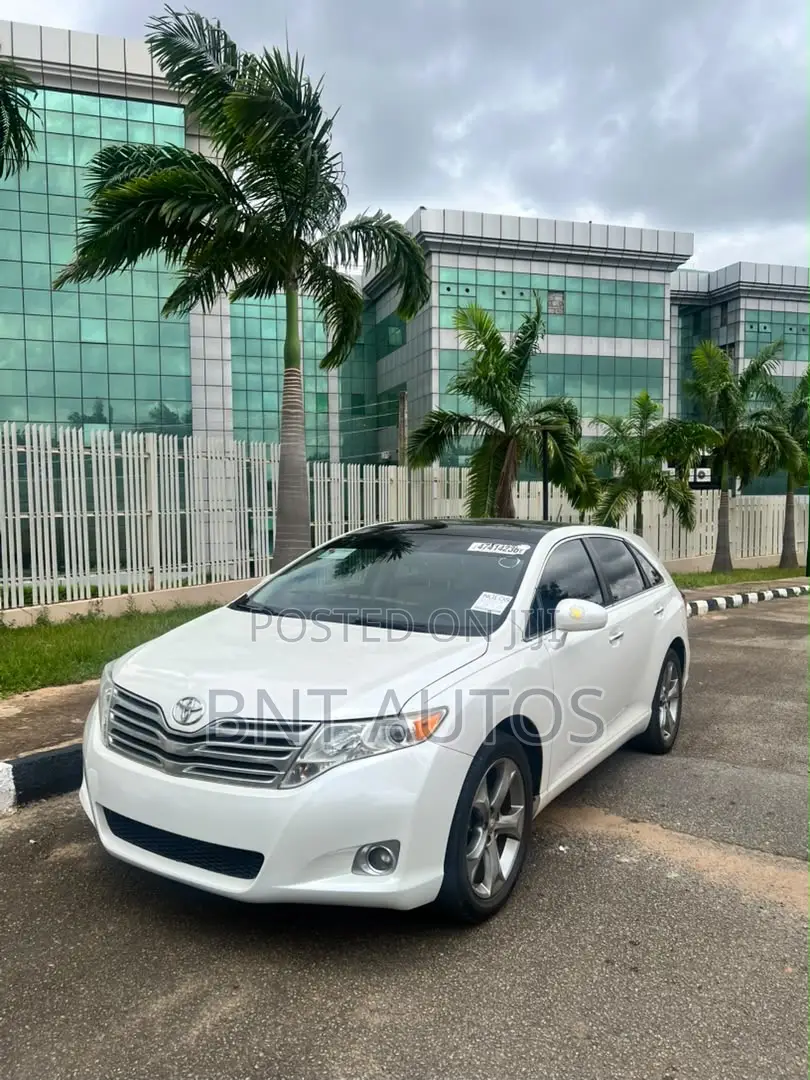 Toyota Venza XLE 2012 White