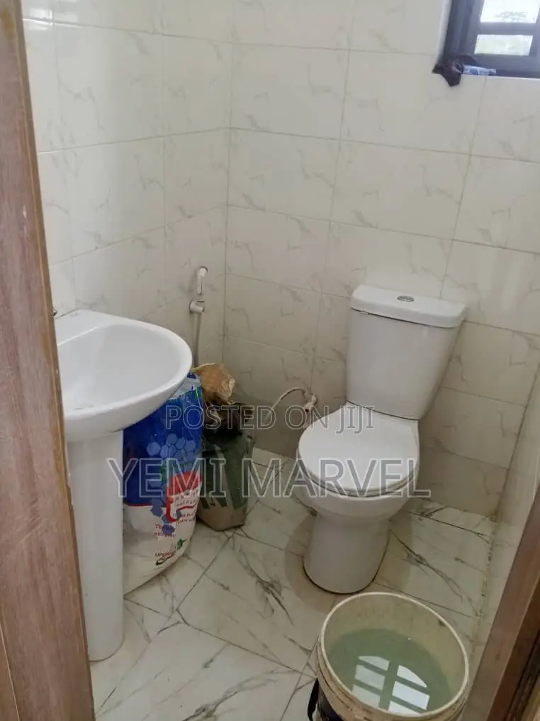 1bdrm Block of Flats in Akuru Elebu Behind for rent
