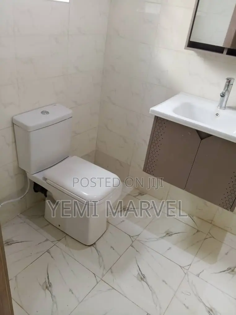 1bdrm Block of Flats in Akuru Elebu Behind for rent