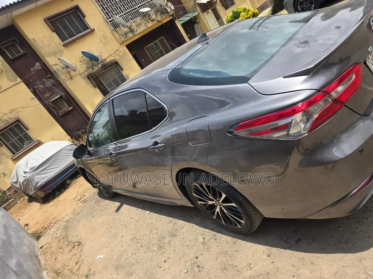 Toyota Camry SE (2.5L 4cyl 8A) 2019 Gray