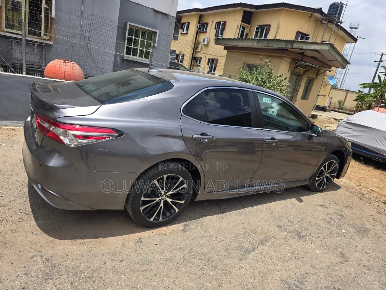 Toyota Camry SE (2.5L 4cyl 8A) 2019 Gray