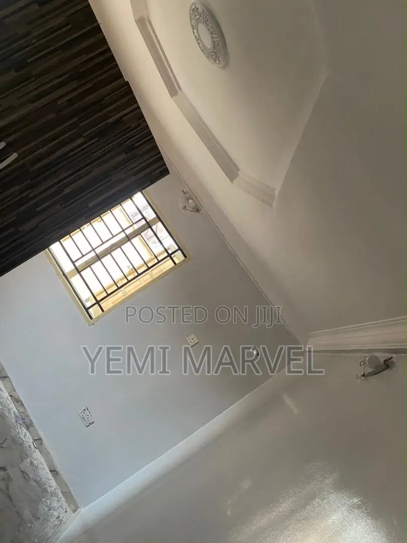 3bdrm Block of Flats in Hassan Block’S, for rent