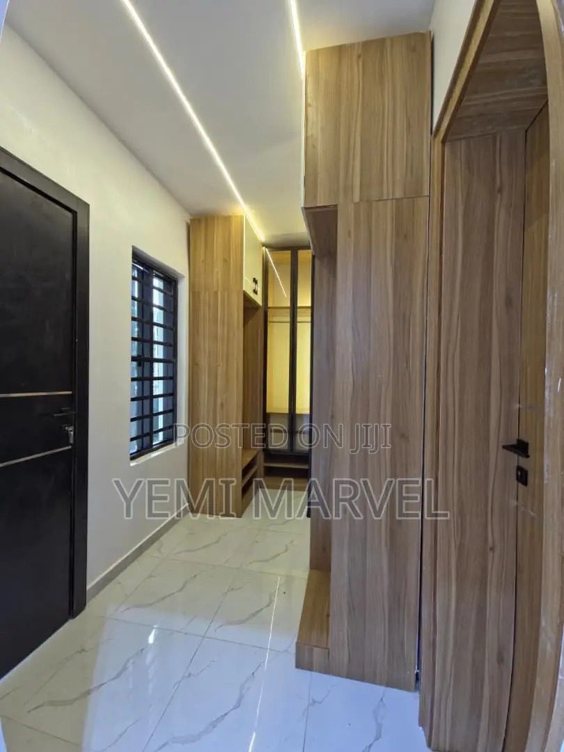 3bdrm Bungalow in Behind Owu Crown for sale