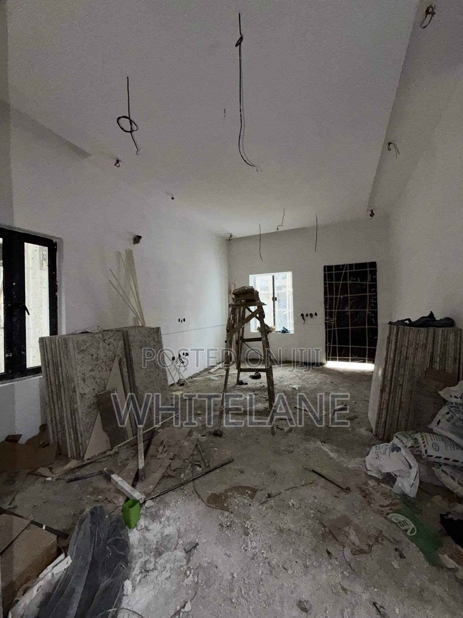 5bdrm Duplex in Guzape District for sale