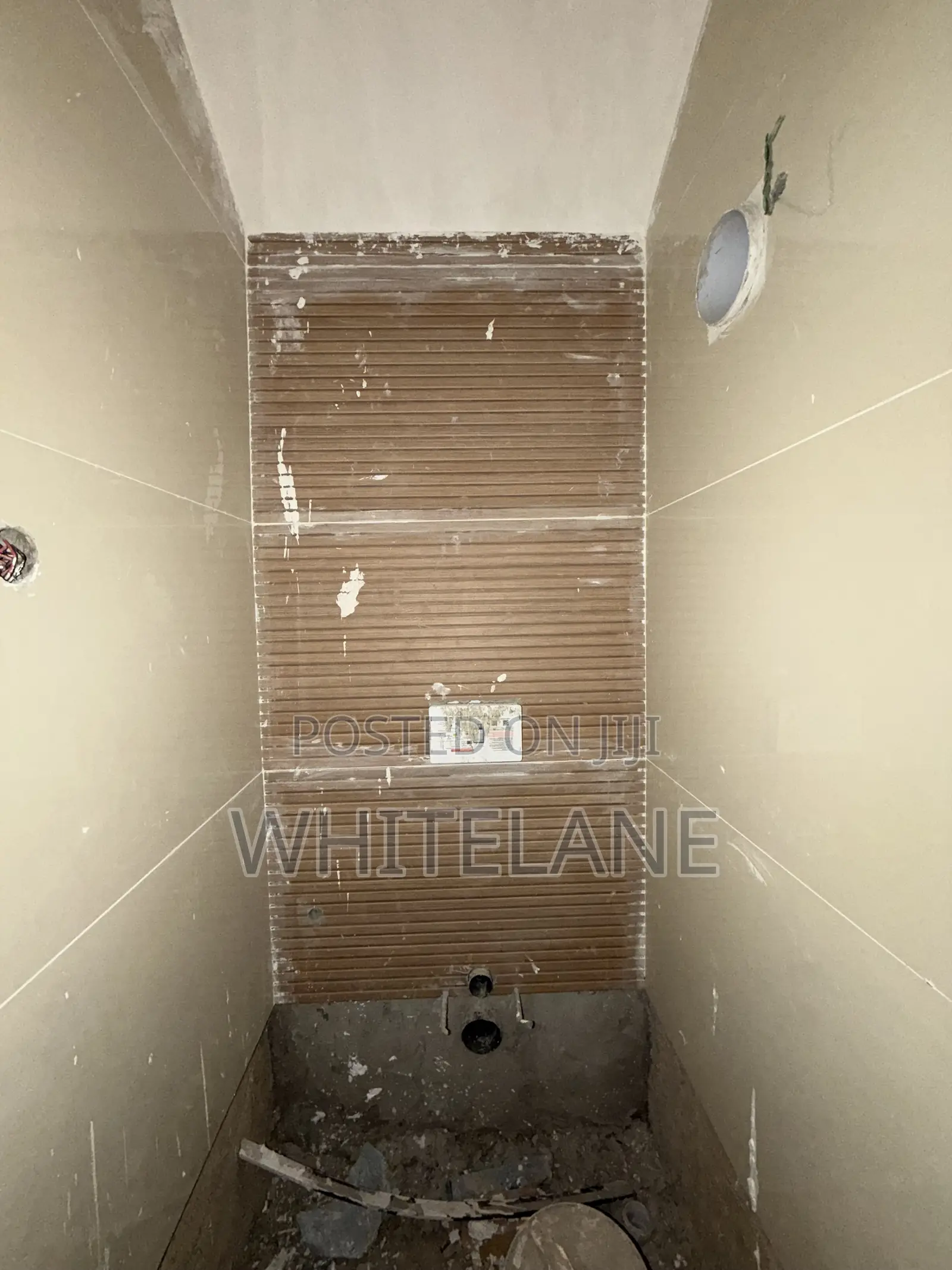 5bdrm Duplex in Guzape District for sale