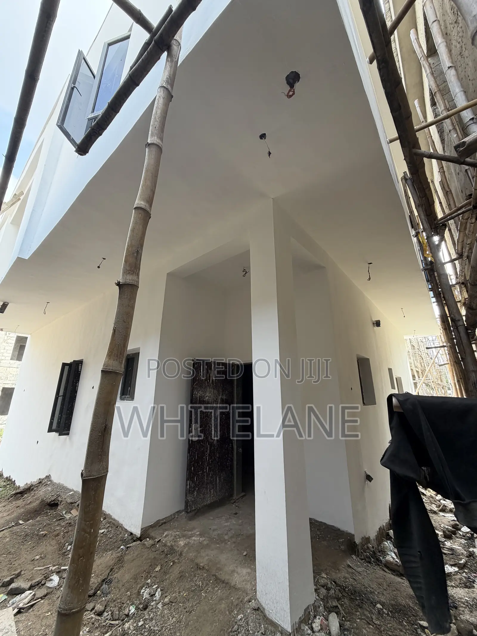 5bdrm Duplex in Guzape District for sale