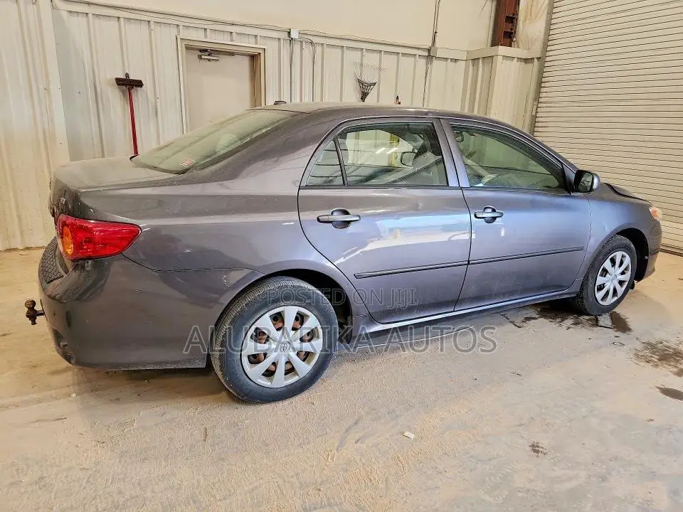 Toyota Corolla 2010 Gray