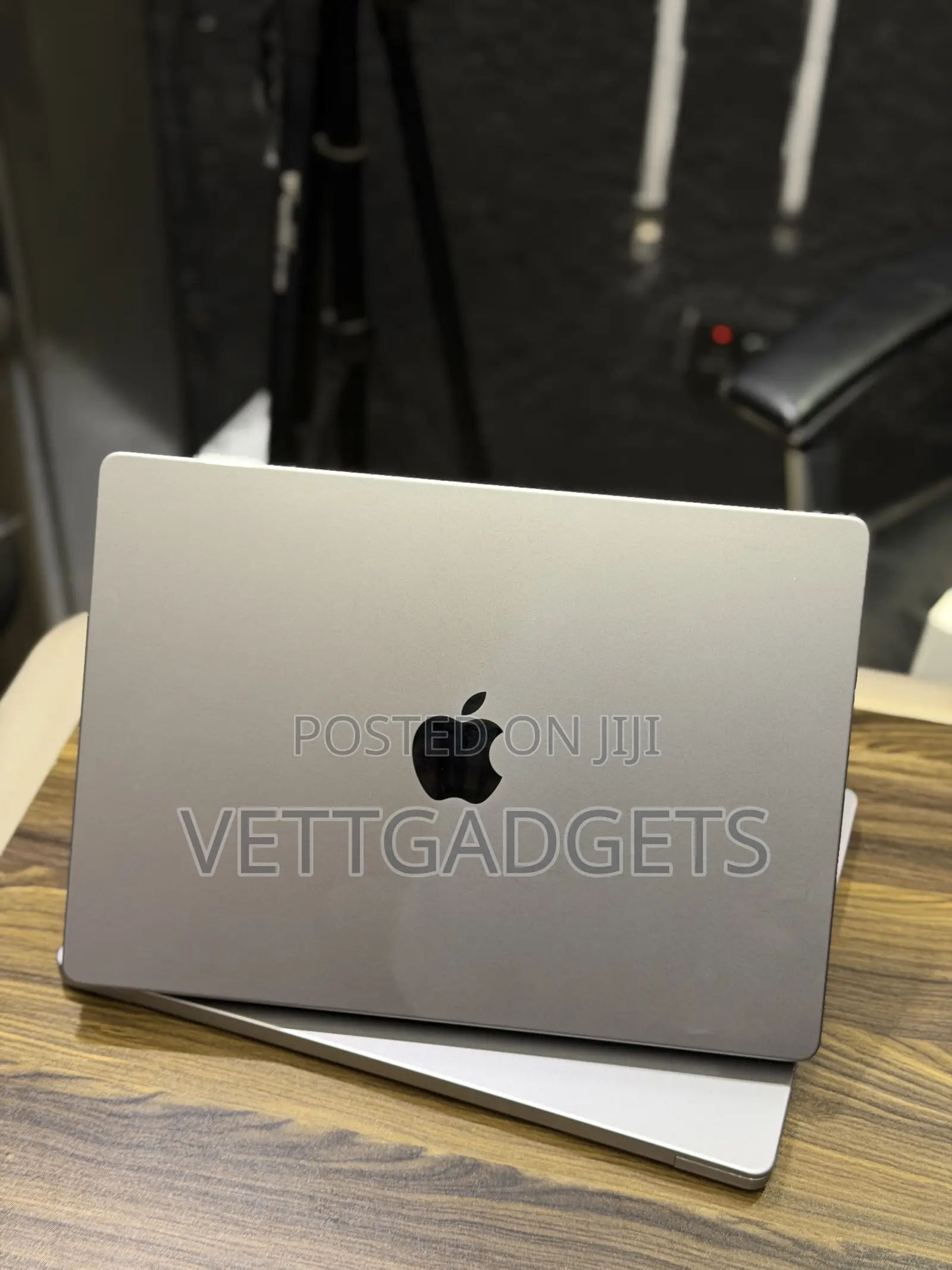 Laptop Apple MacBook Pro 2021 M1 16GB Apple M1 Pro SSD 512GB