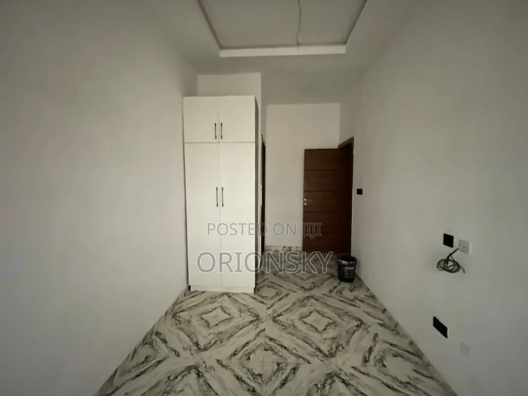 5bdrm Duplex in Ogudu GRA for sale