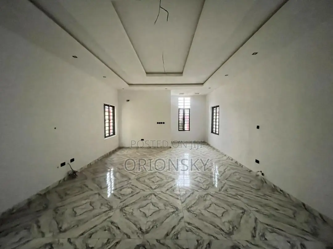 5bdrm Duplex in Ogudu GRA for sale