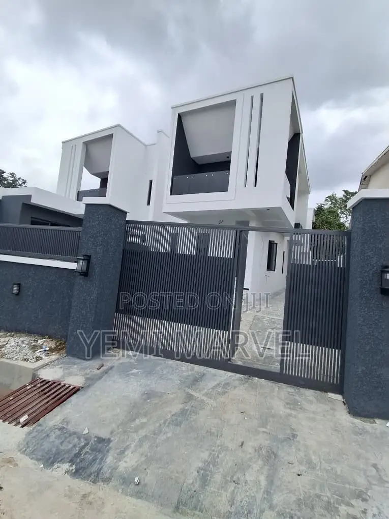 4bdrm Duplex in Dejo Oyelesi, Old for sale