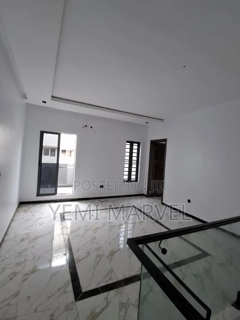 4bdrm Duplex in Dejo Oyelesi, Old for sale