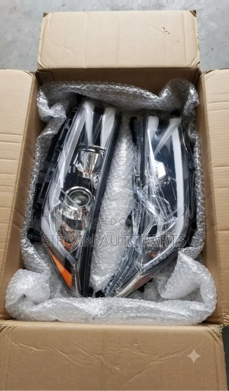 Toyota Highlander 2018/2019 Complete Headlight Assembly (Pair)