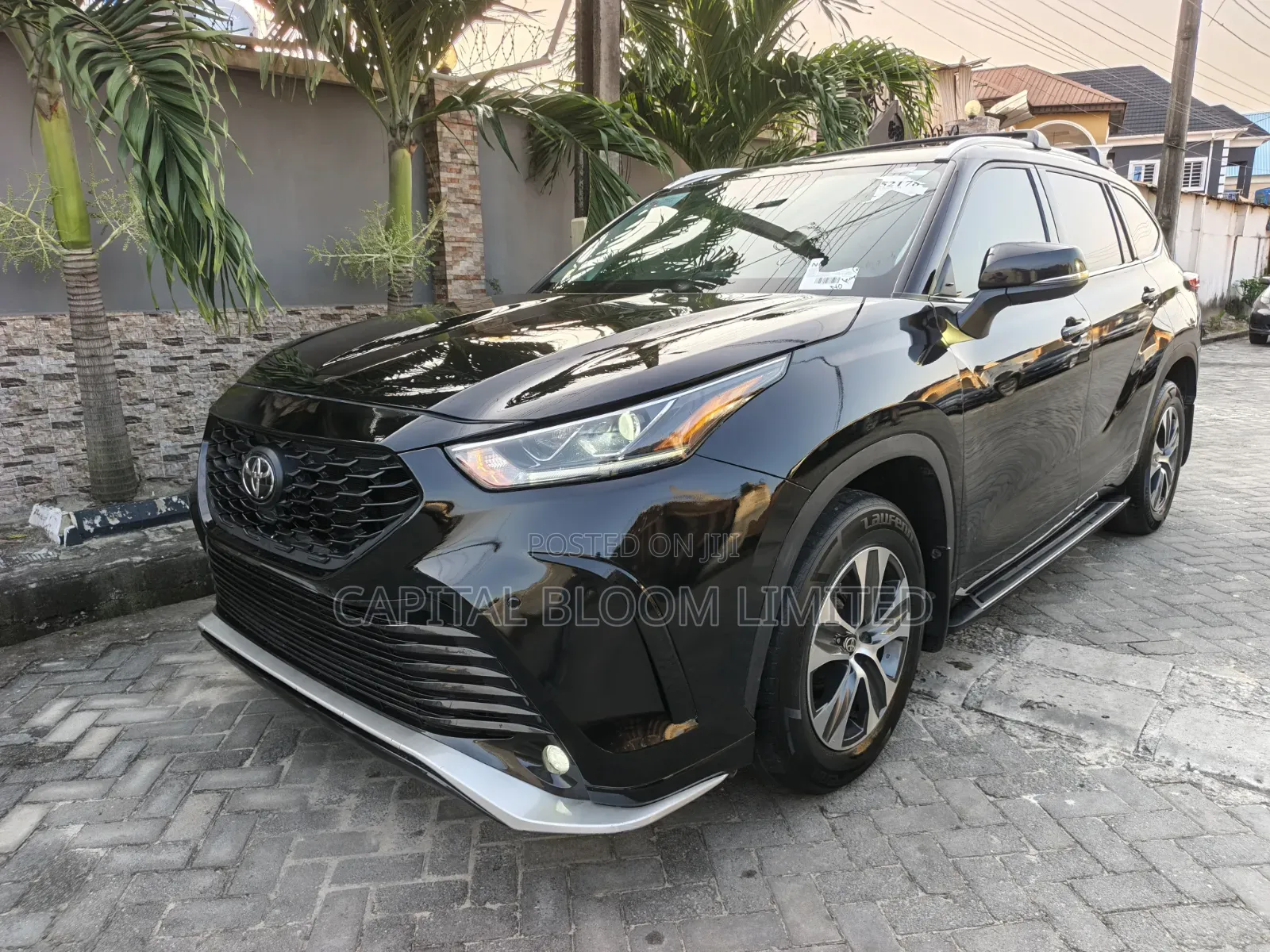 Toyota Highlander Limited 2022 Brown