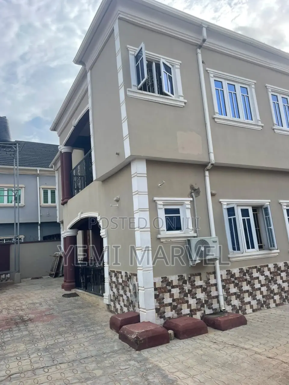 3bdrm Block of Flats in Ajila Road 3, Elebu for rent