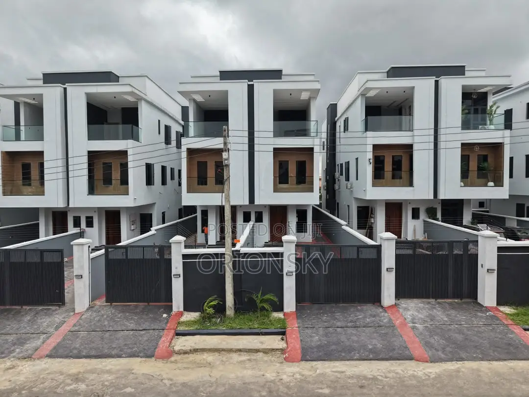 5bdrm Duplex in Ogudu GRA for sale