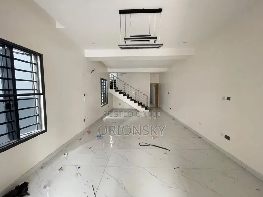 5bdrm Duplex in Ogudu GRA for sale