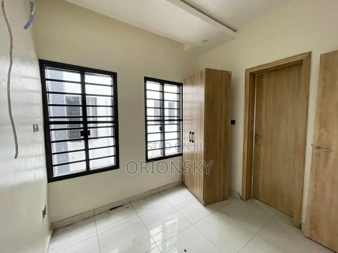 5bdrm Duplex in Ogudu GRA for sale