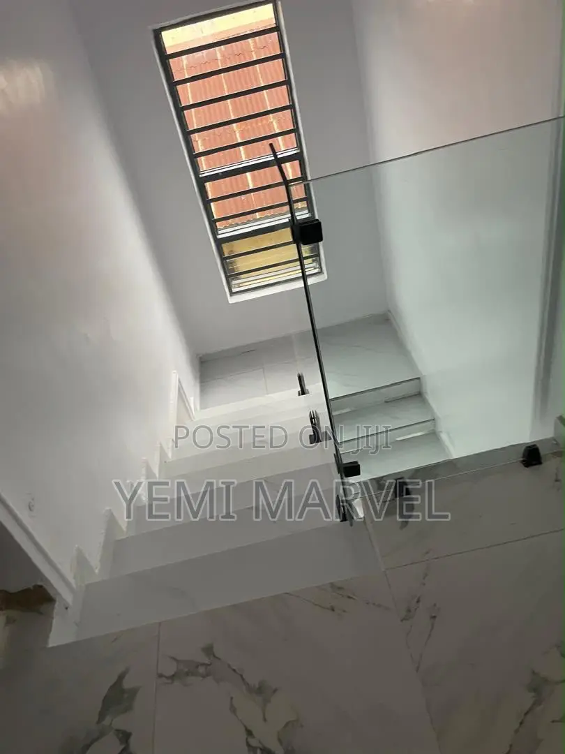 3bdrm Duplex in Olusoji, Off Akala for sale