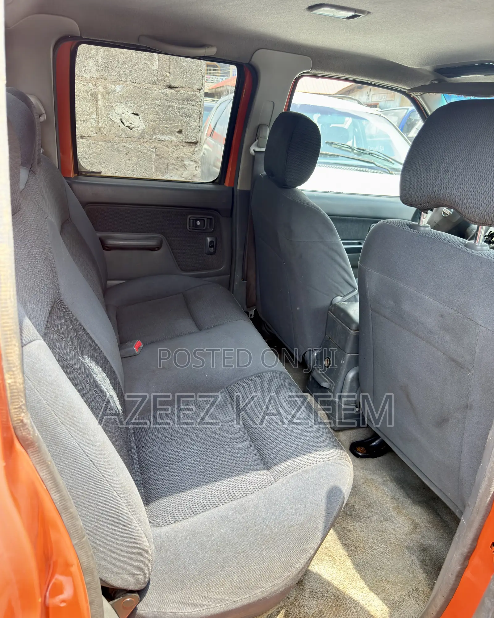 Nissan Frontier Automatic 2005 Orange