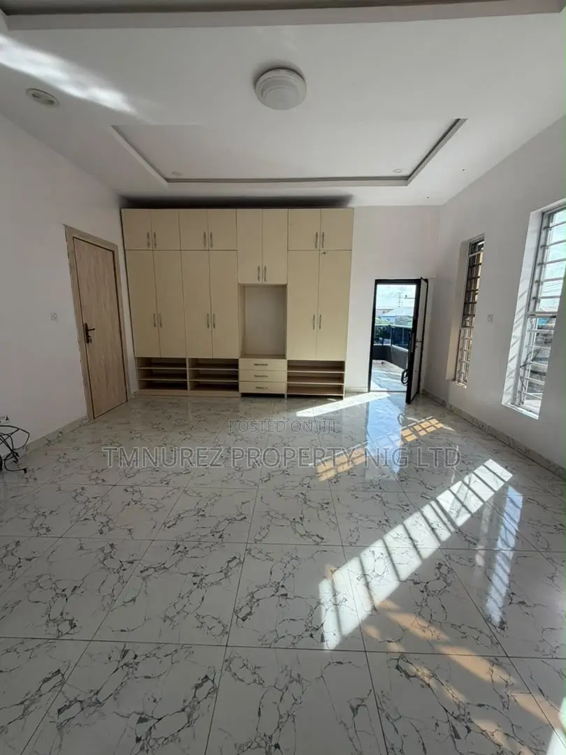 1bdrm Shared Apartment in Ikota Estate, Lekki for rent