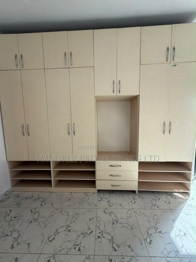 1bdrm Shared Apartment in Ikota Estate, Lekki for rent