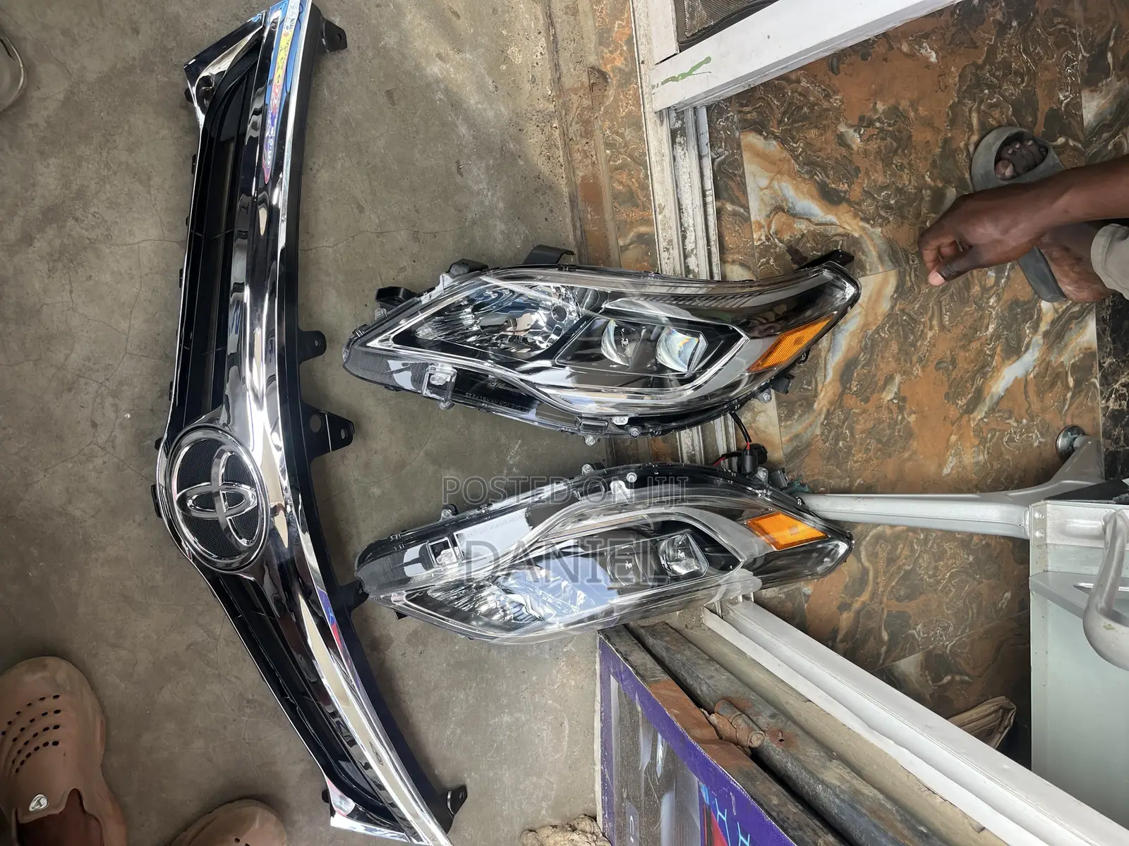 Toyota Avalon 2014 Headlight