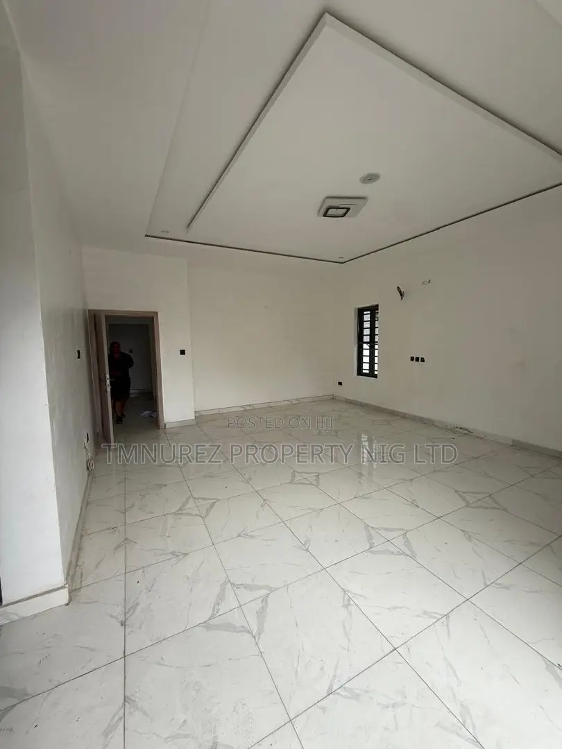 1bdrm Shared Apartment in Ologolo, Lekki for rent