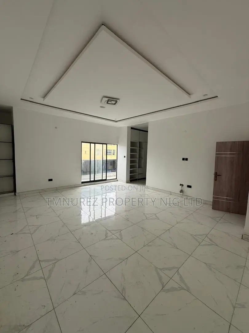 1bdrm Shared Apartment in Ologolo, Lekki for rent