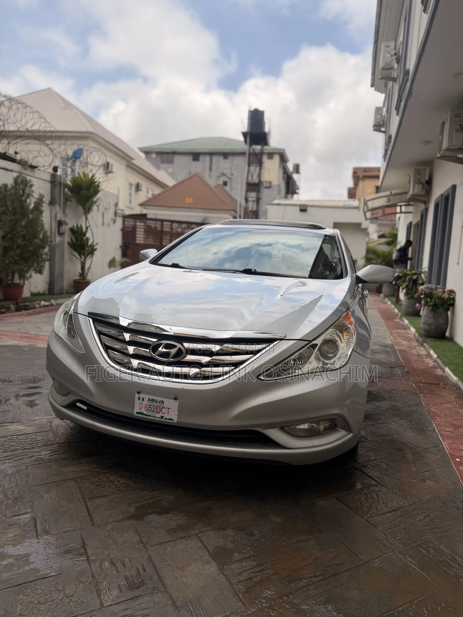 Hyundai Sonata SE 2.0T Sedan FWD (2.0L 4cyl 6A) 2012 Silver