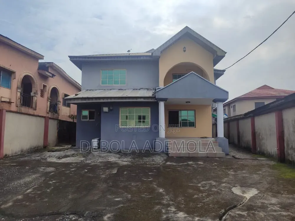 5bdrm House in Asanjo, Sangotedo for sale