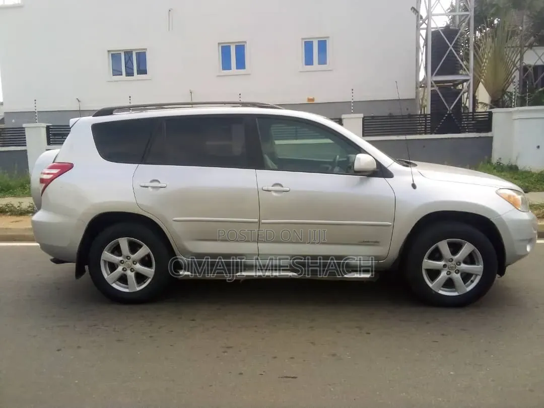 Toyota RAV4 2008 Gold
