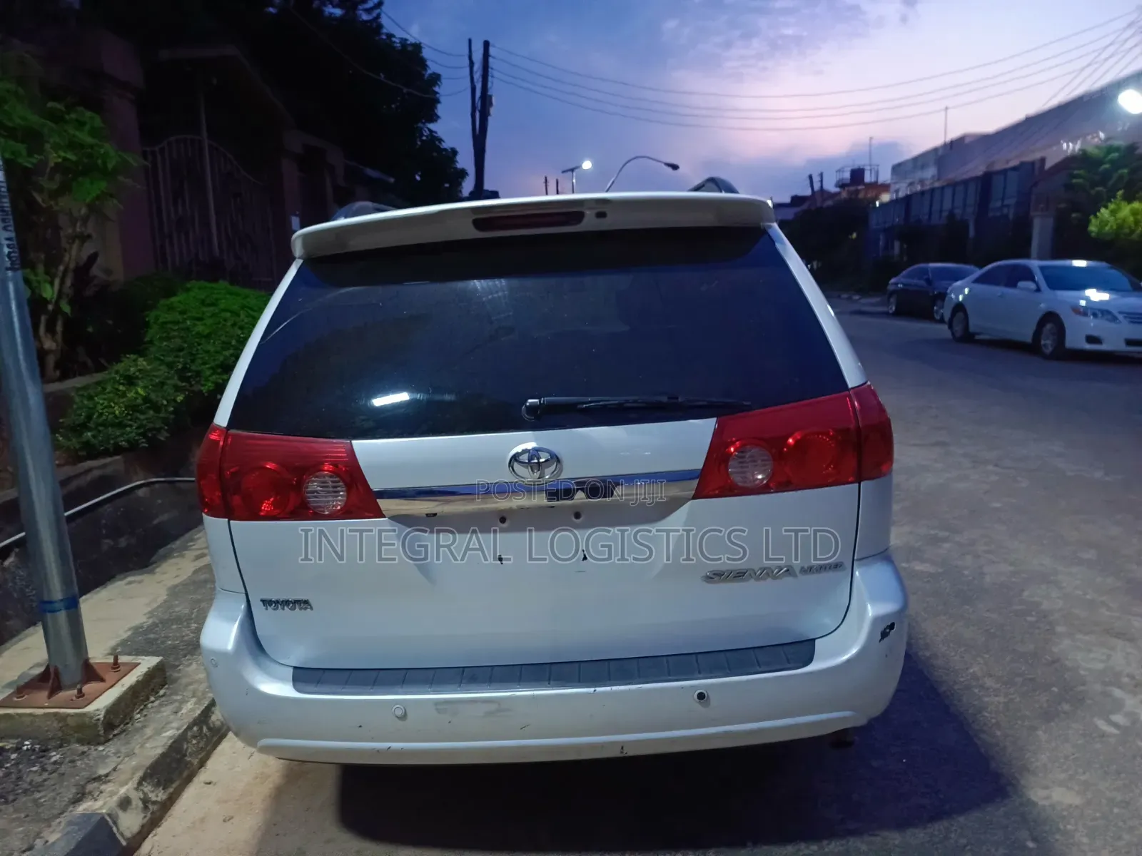 Toyota Sienna 2006 White