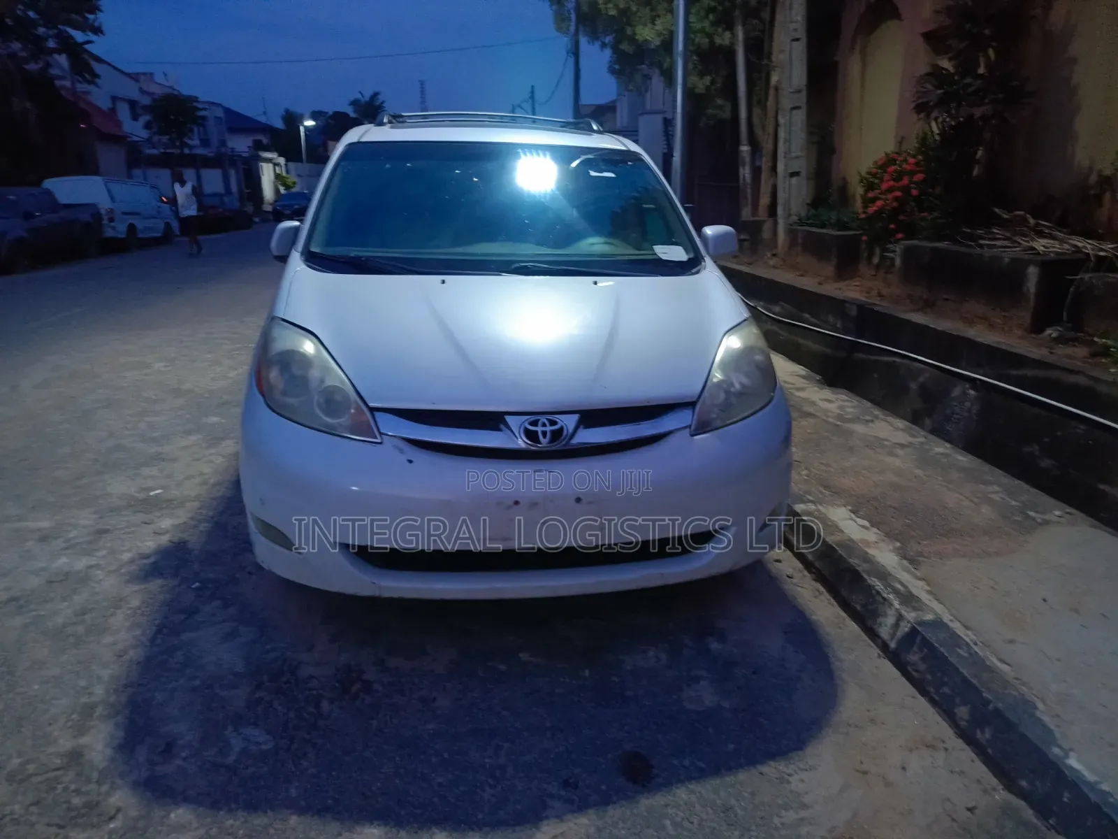 Toyota Sienna 2006 White