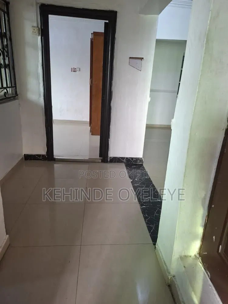 2bdrm Block of Flats in Jakande for rent
