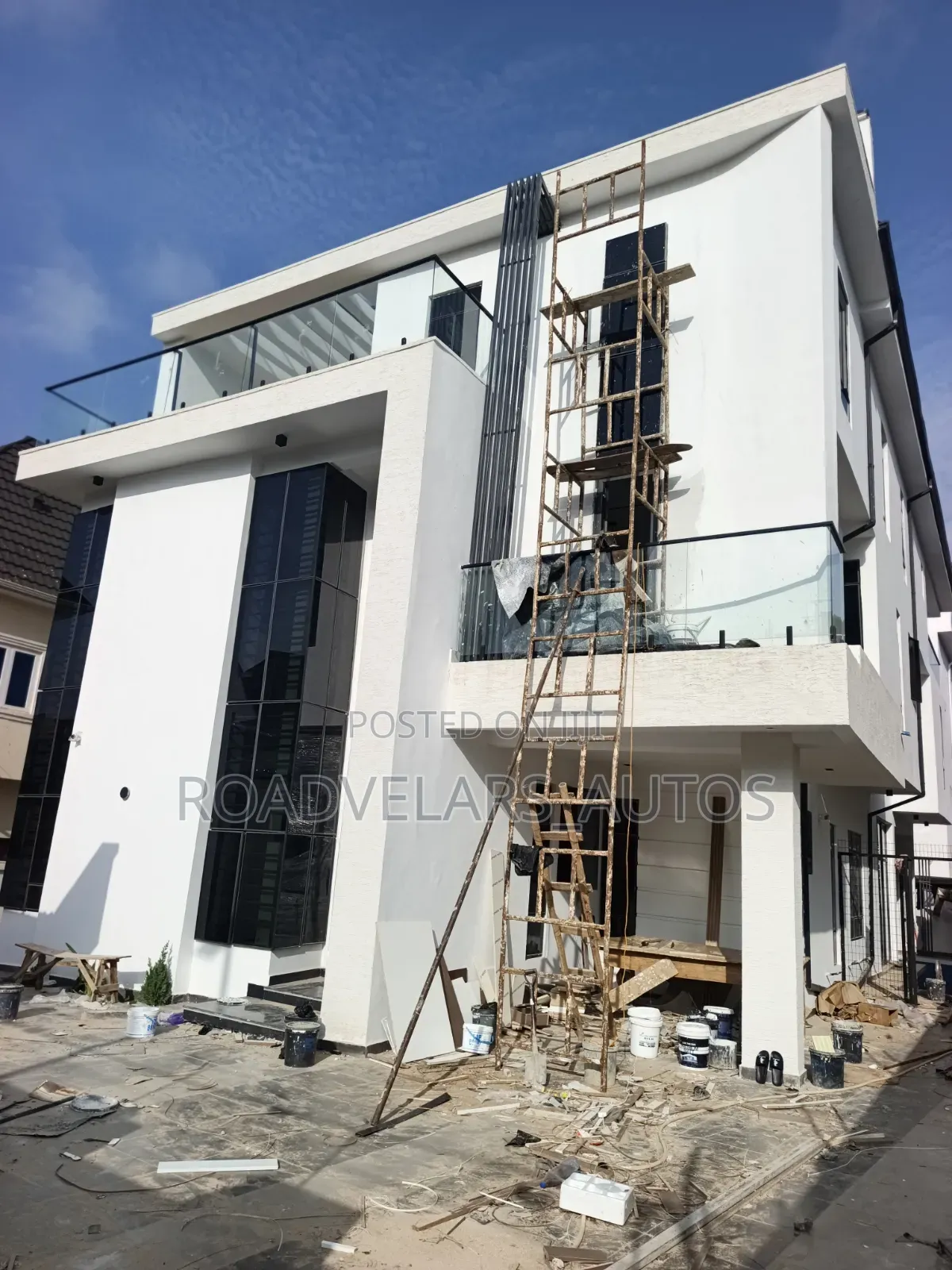 Furnished 6bdrm Duplex in Apo District for sale