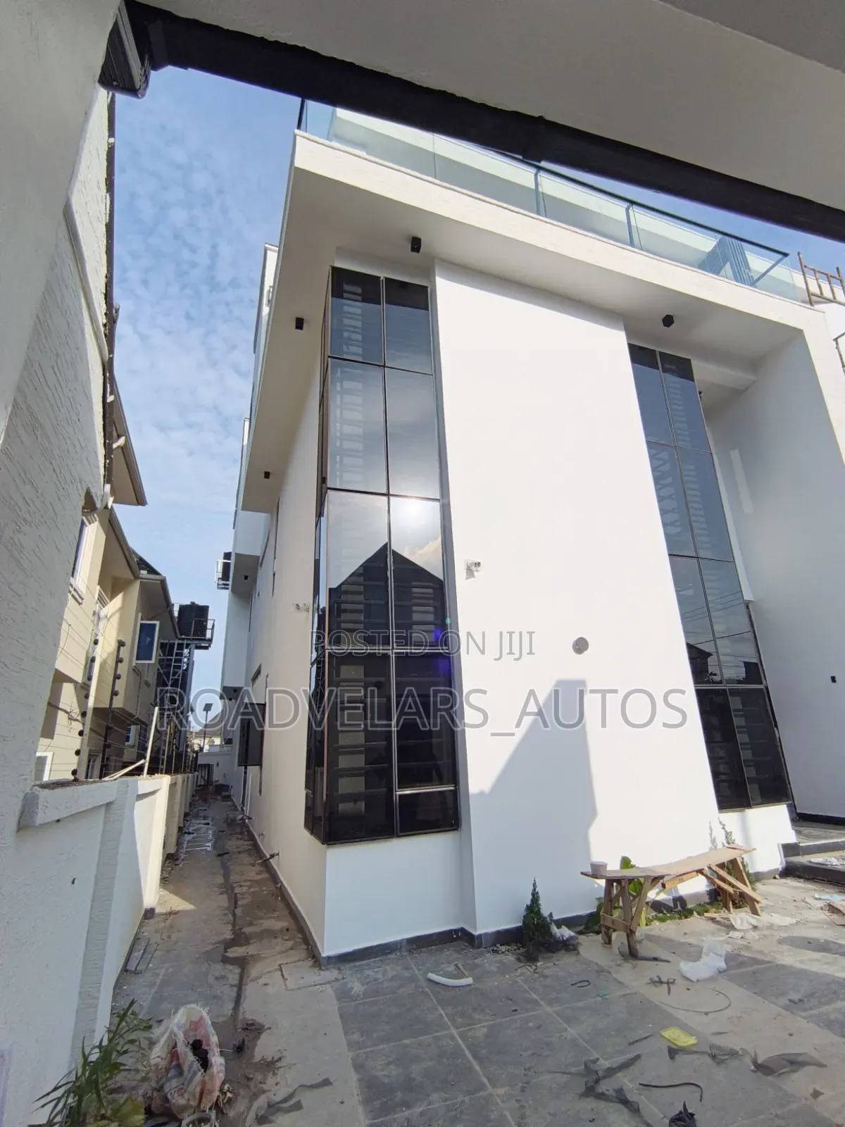 Furnished 6bdrm Duplex in Apo District for sale