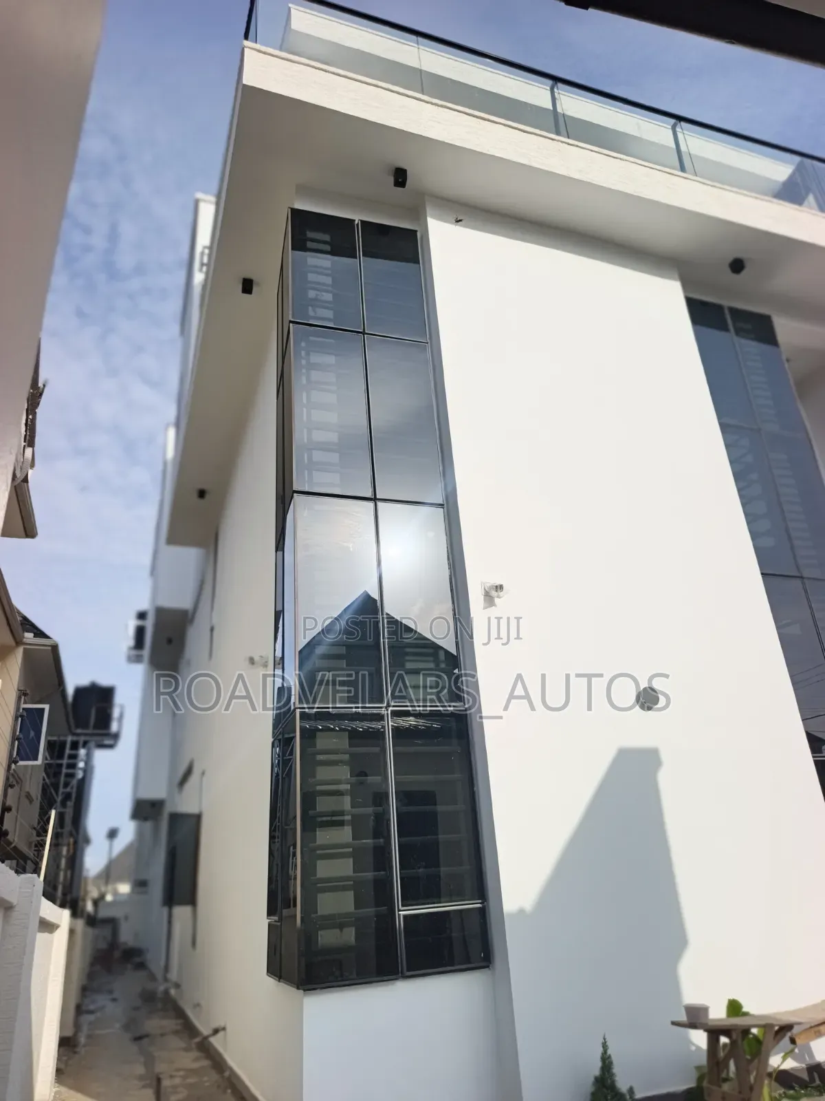 Furnished 6bdrm Duplex in Apo District for sale