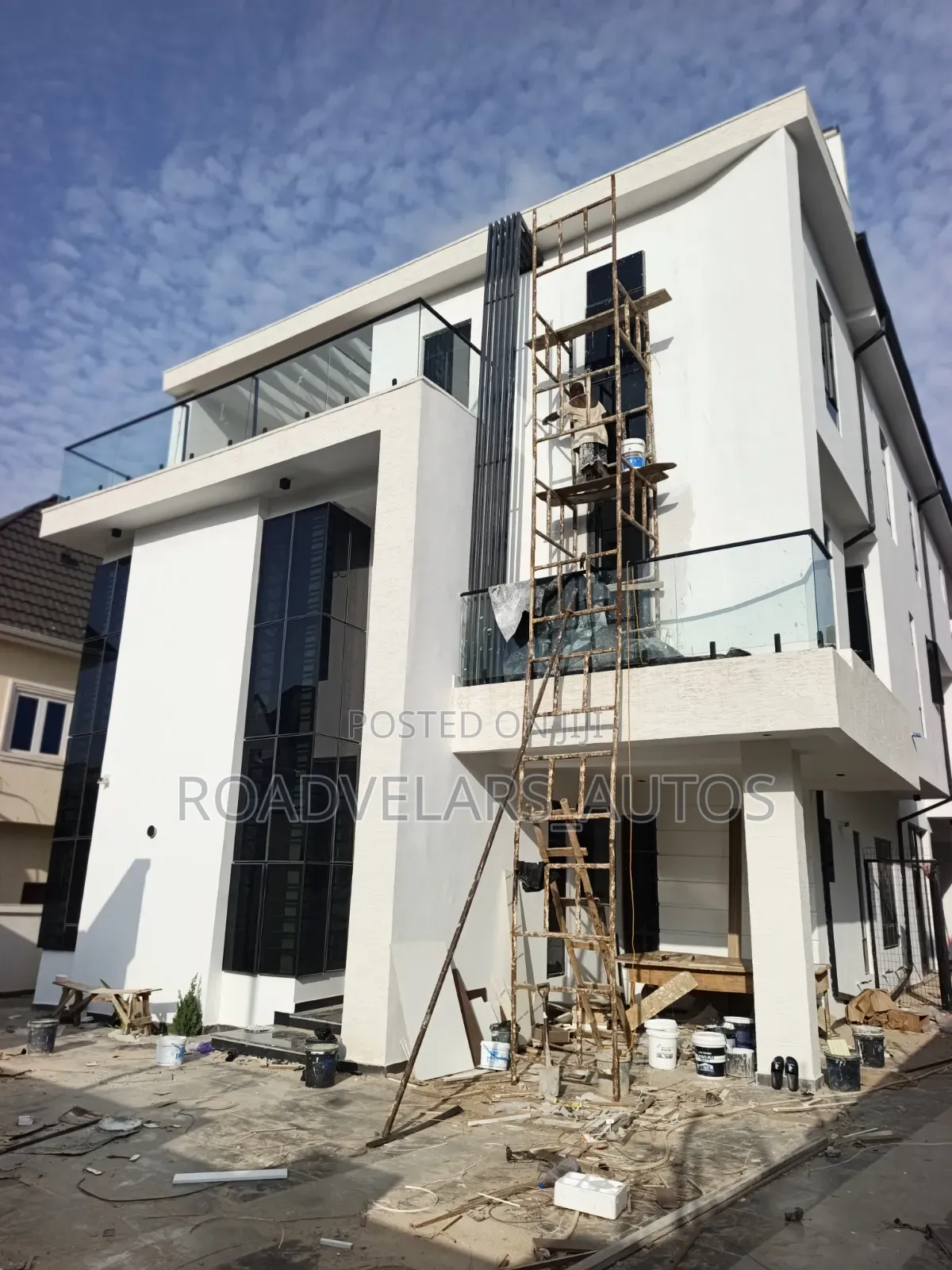 Furnished 6bdrm Duplex in Apo District for sale