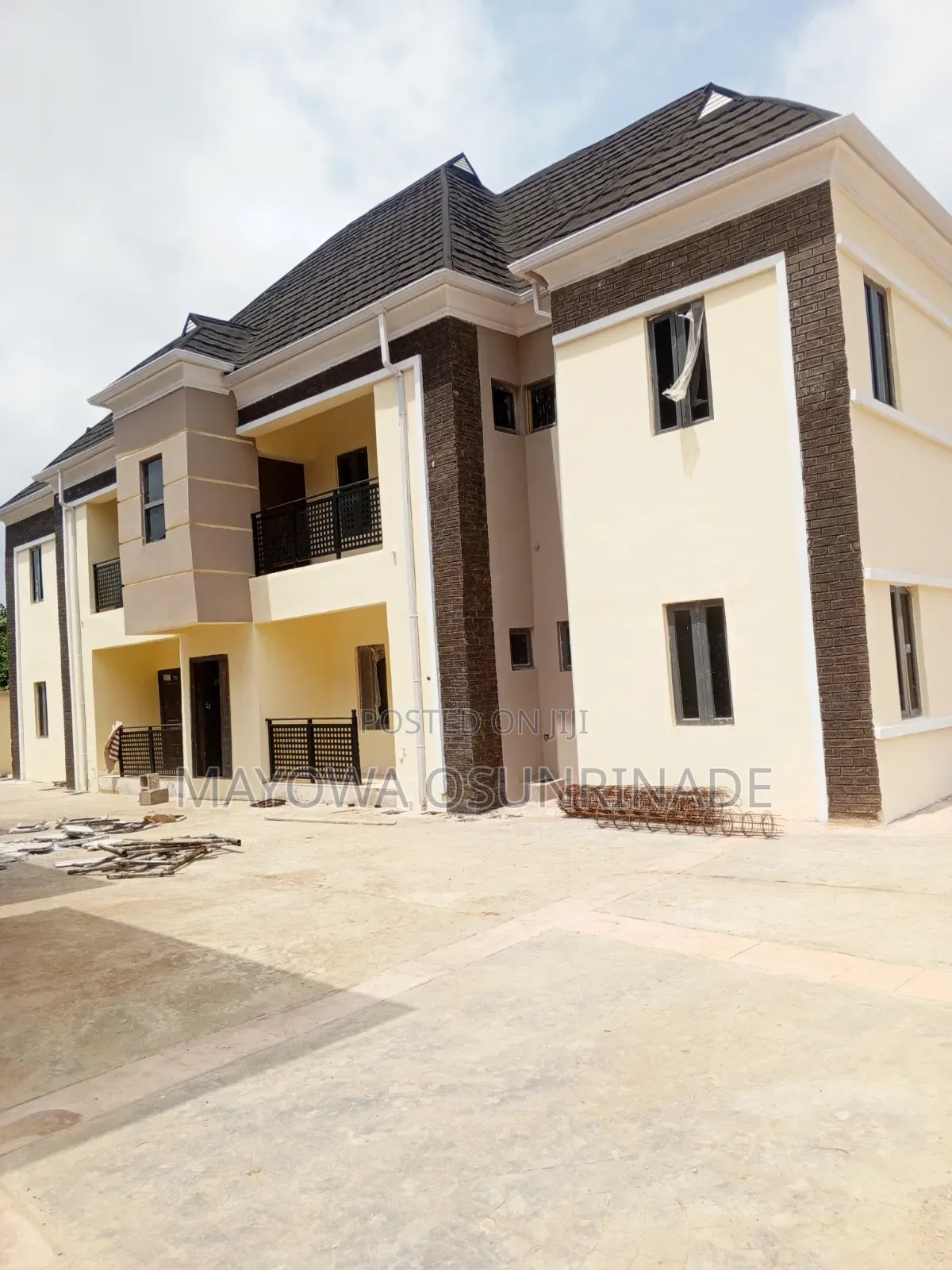 2bdrm Apartment in Ologuneru for rent