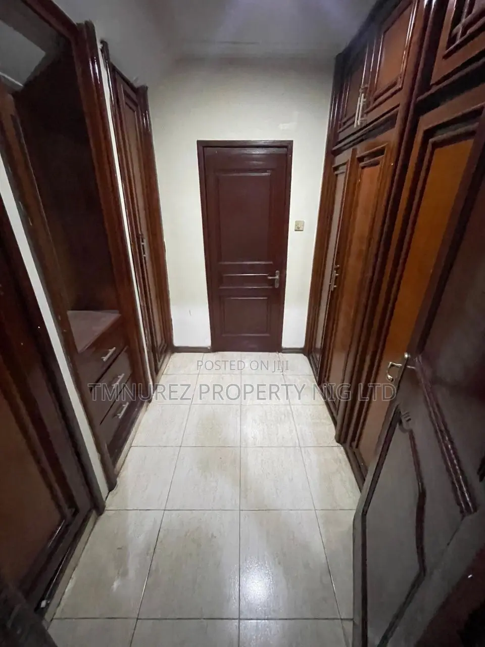 Studio Apartment in Ikota Villa for rent
