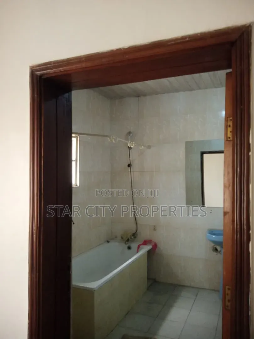 3bdrm Apartment in Ikeja Gra for rent