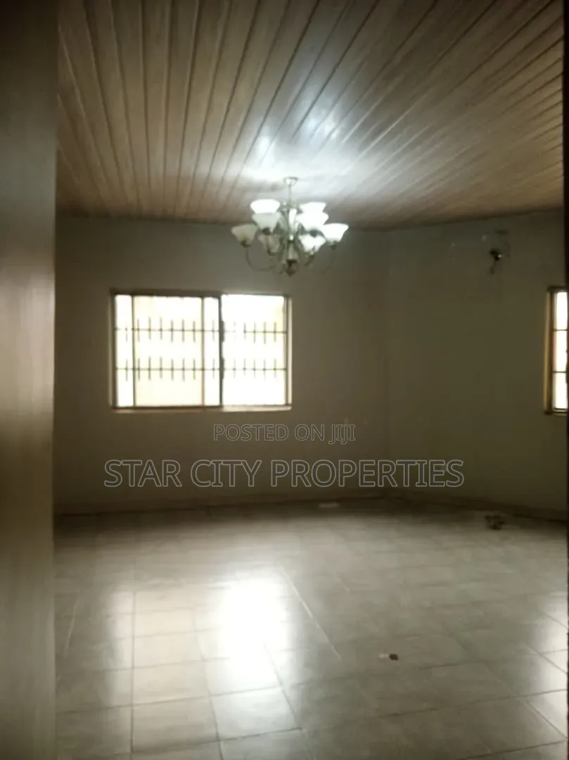 3bdrm Apartment in Ikeja Gra for rent