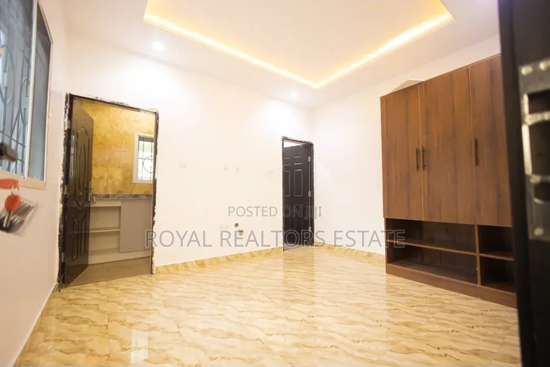 10bdrm Block of Flats in Lokogoma for sale