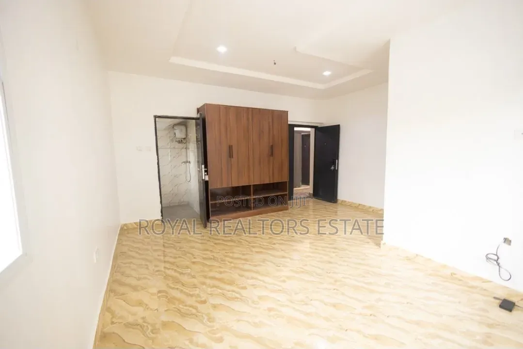 10bdrm Block of Flats in Lokogoma for sale