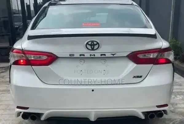 Toyota Camry XSE FWD (2.5L 4cyl 8AM) 2018 Off white