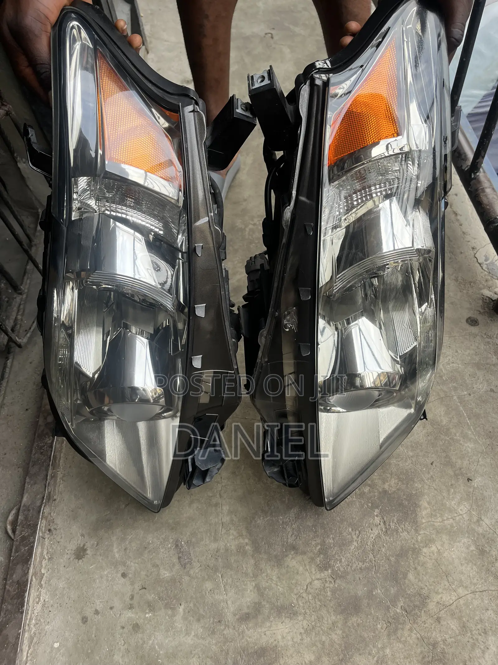 Lexus RX350 2010 Headlamp