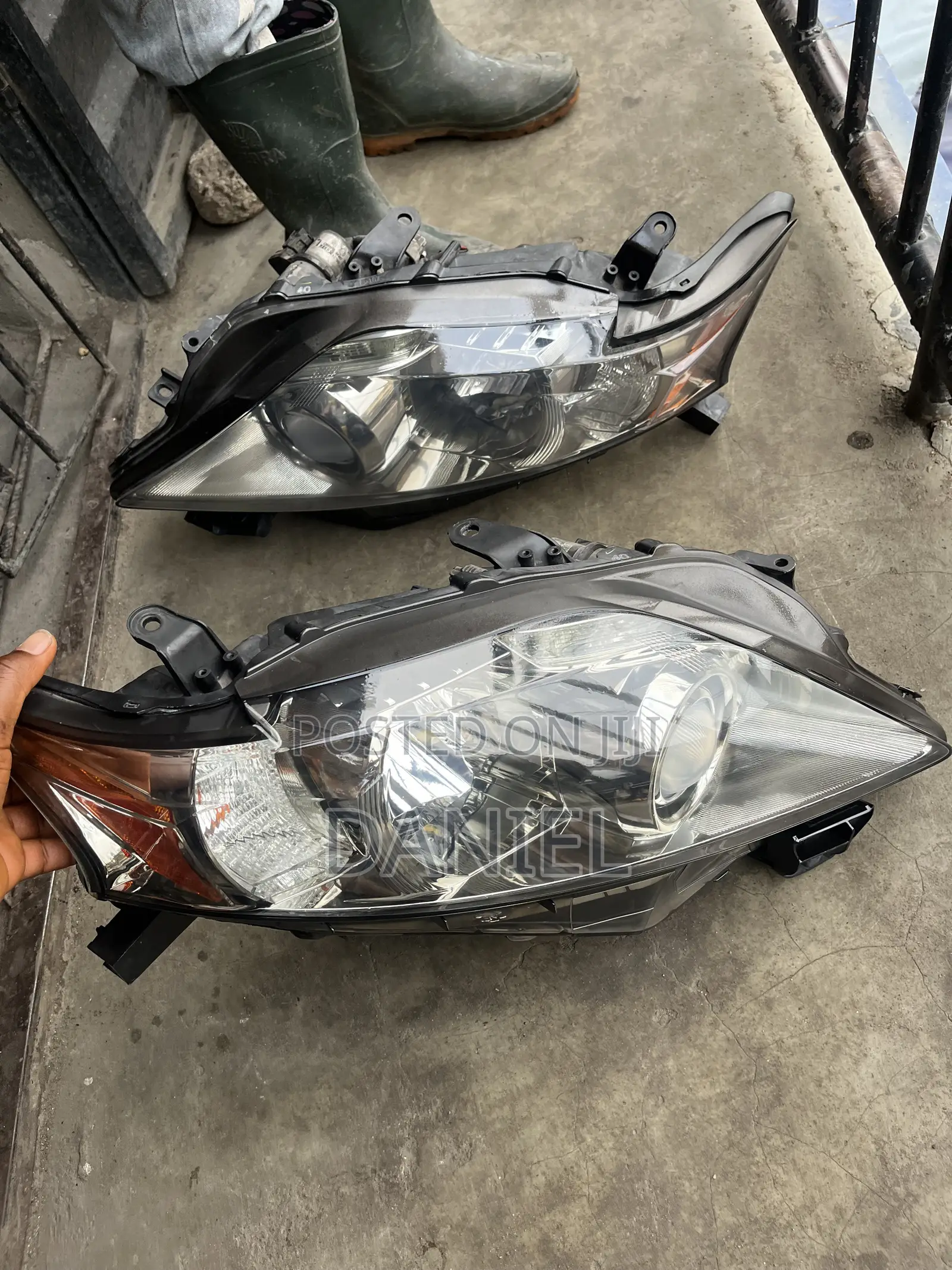 Lexus RX350 2010 Headlamp